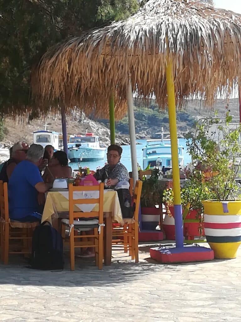 taverna nikolas arki